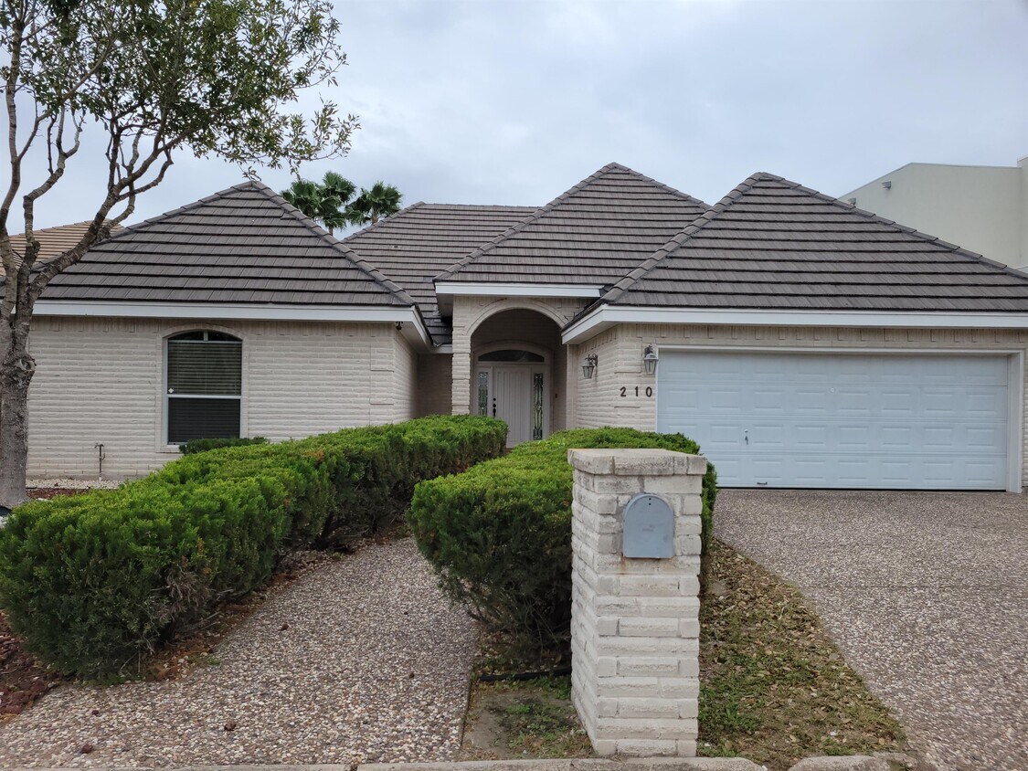 Primary Photo - 210 Rio Grande Dr