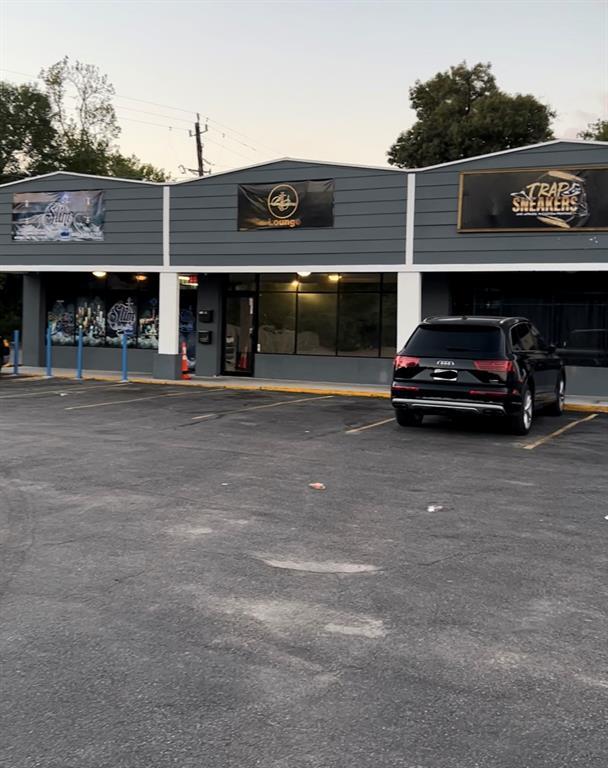 Building Photo - 7109 Langley Rd