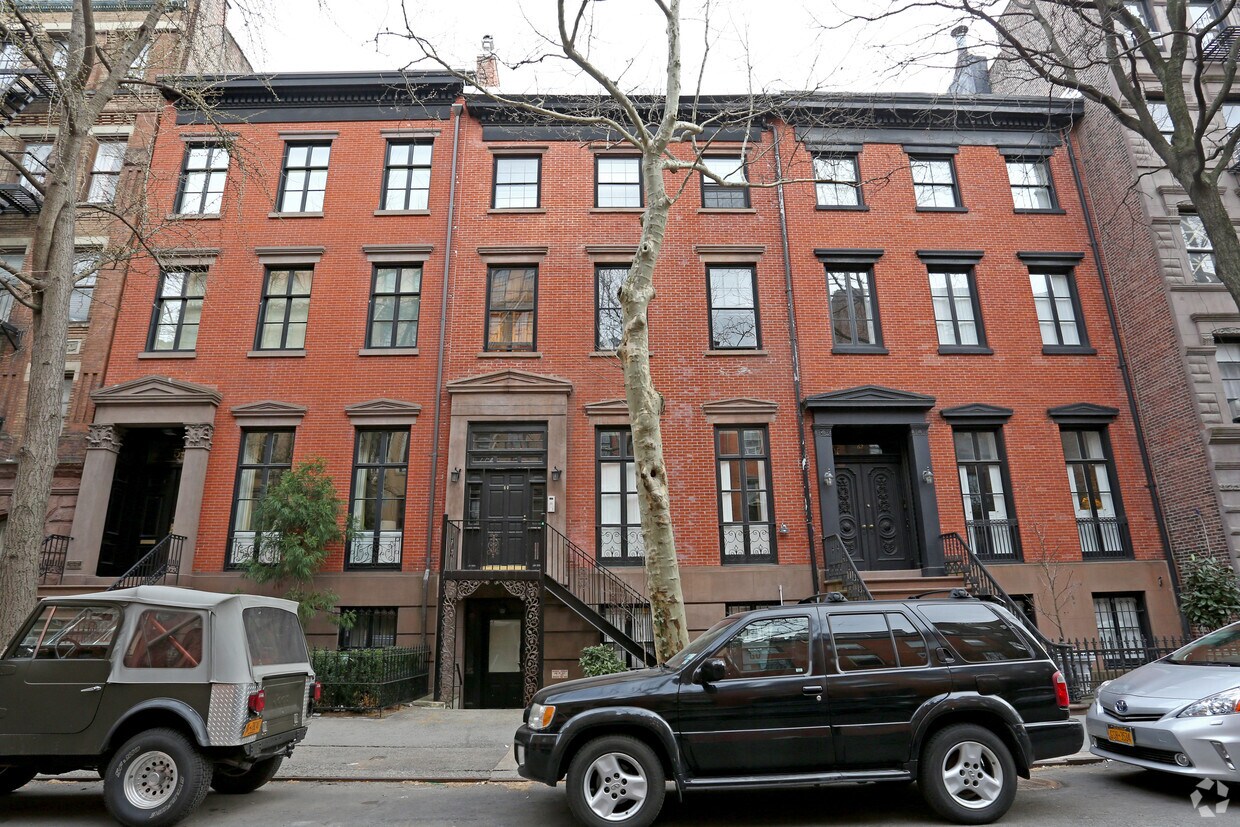 Building Photo - 60 Morton St