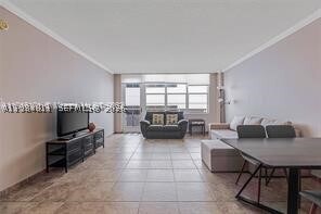 Building Photo - 3725 S Ocean Dr