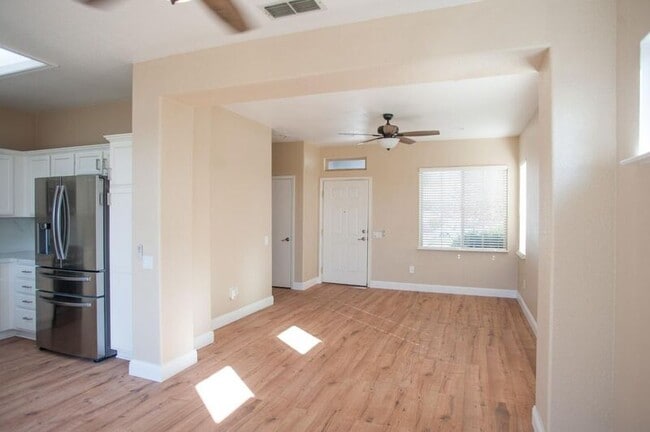 Building Photo - 1321 Secret Lake Loop