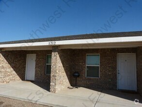 Building Photo - 1212 W Manana Blvd