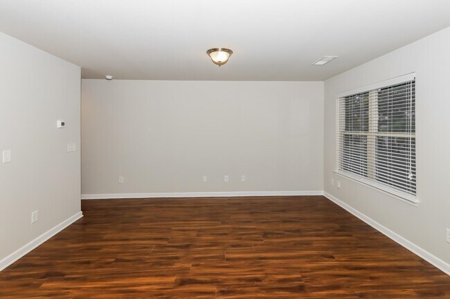 Building Photo - 140 Chandler Cir