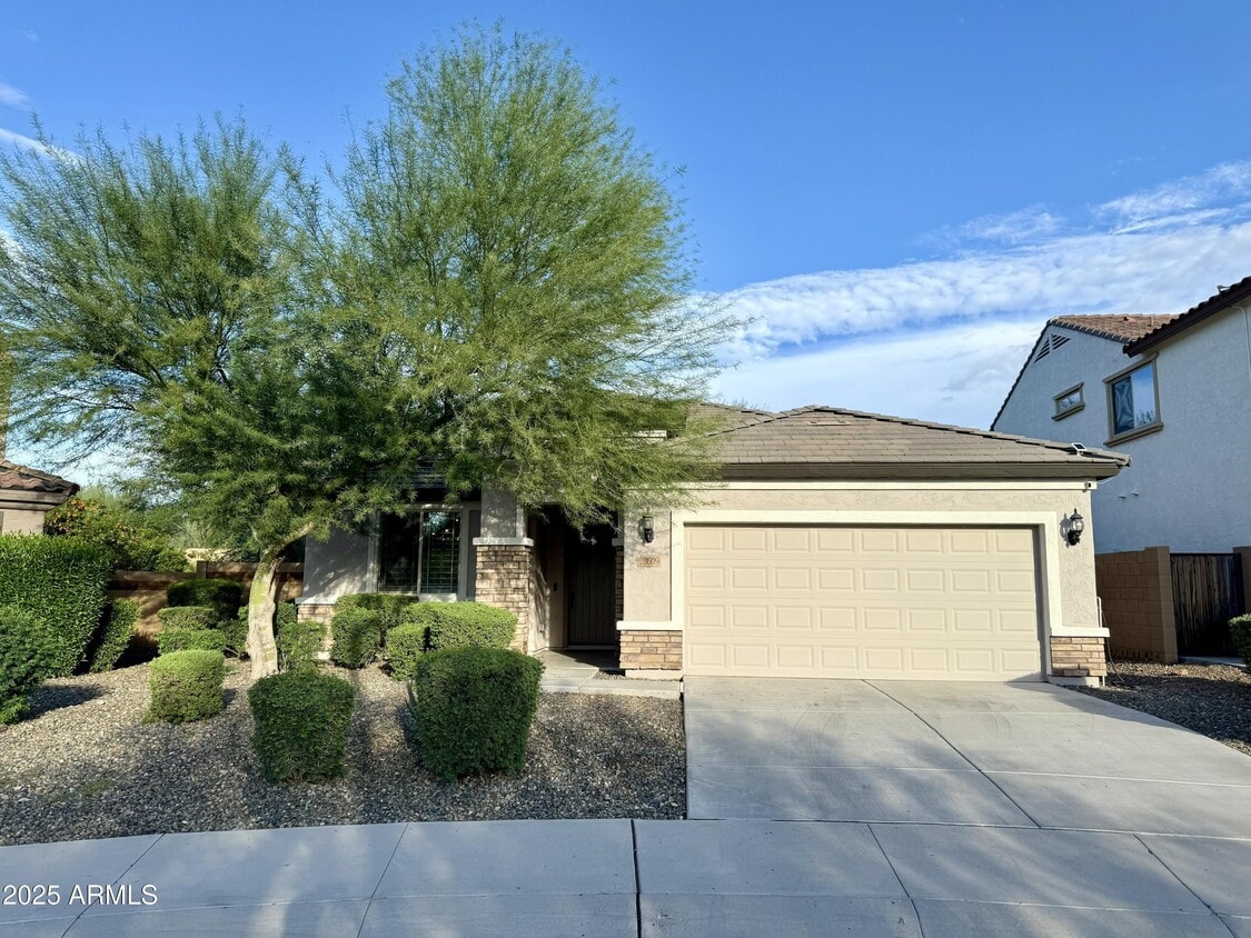 Foto principal - 28609 N 23rd Dr