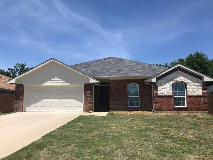 280 Meadowcrest Drive, Terrell, TX, USA House for Rent in Terrell, TX