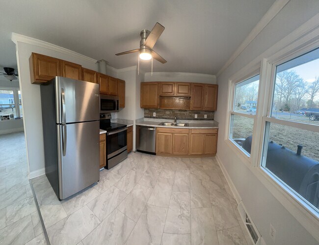 Kitchen - 21972 Spring Valley Dr