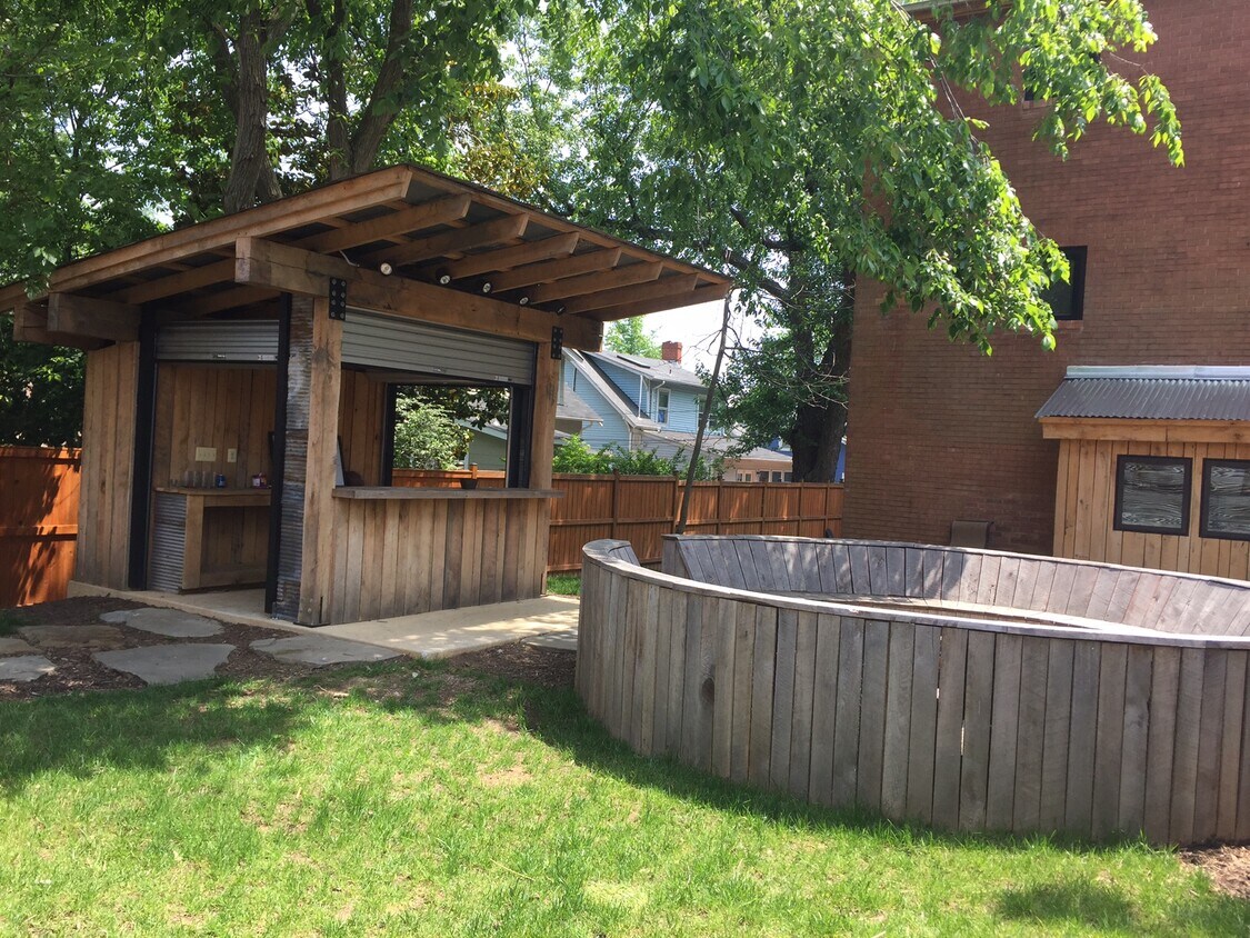 Primary Photo - 2606 N Pershing Dr
