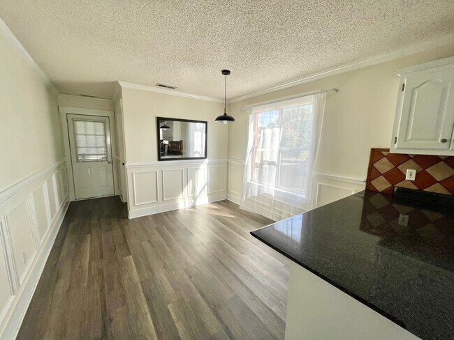 Building Photo - 509 Aspen Way