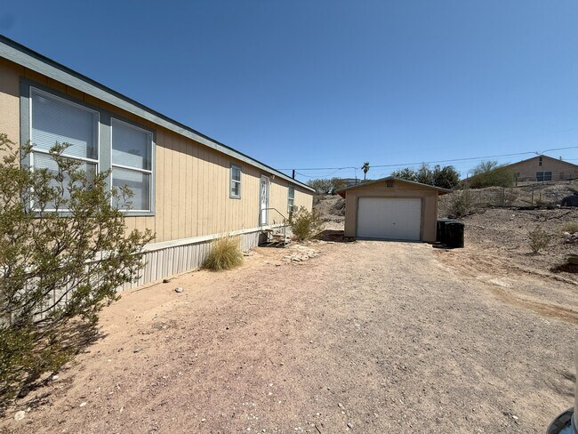 Foto del edificio - 1632 Sierra Vista Dr