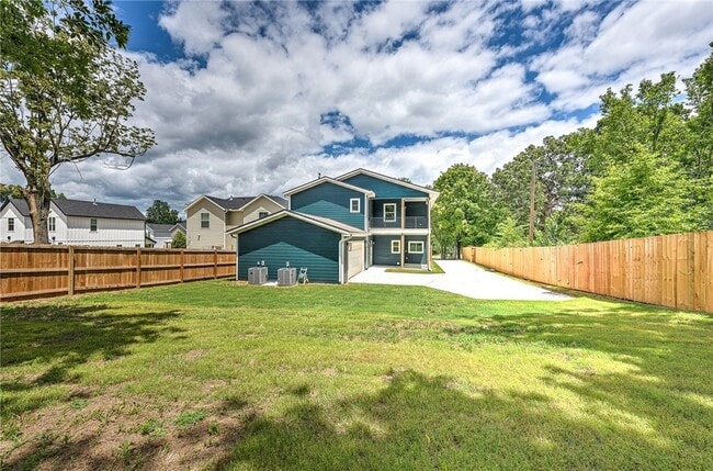 Photo - 1433 S Duncan Ave House