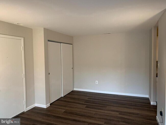 Foto del edificio - 2101 Jefferson Ct