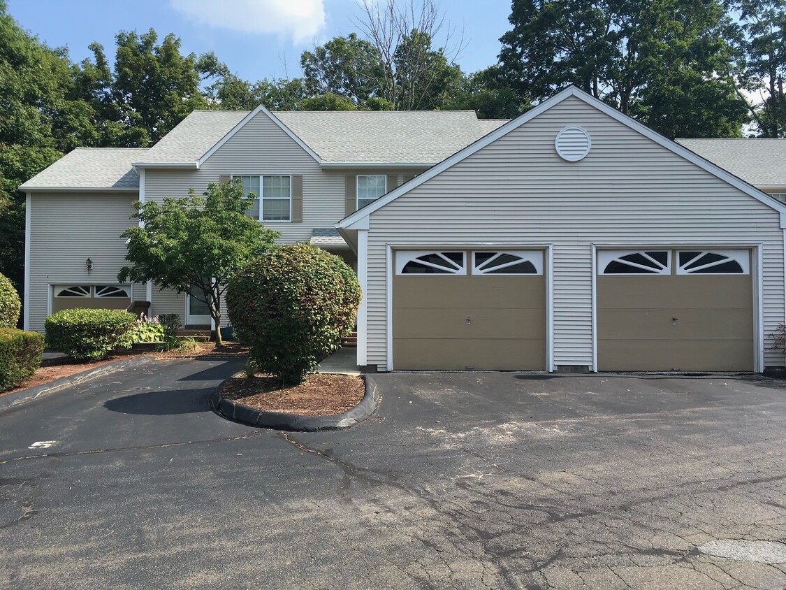 3409 Whitney Ave Unit 5, Hamden, CT 06518 Condo for Rent in Hamden