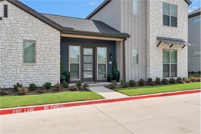 Building Photo - 400 Retriever Rd