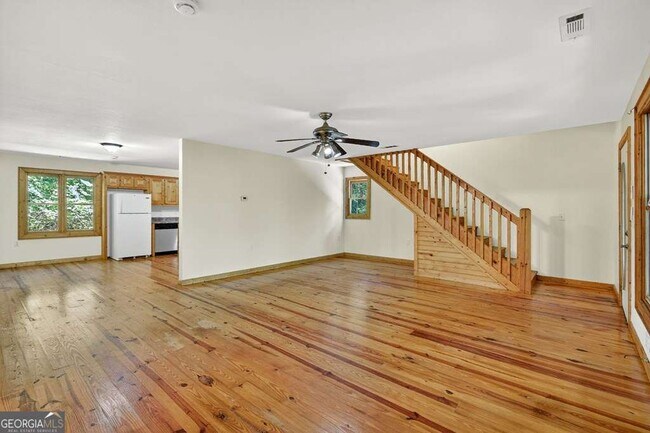 Foto del edificio - 3890 Mineral Bluff Hwy