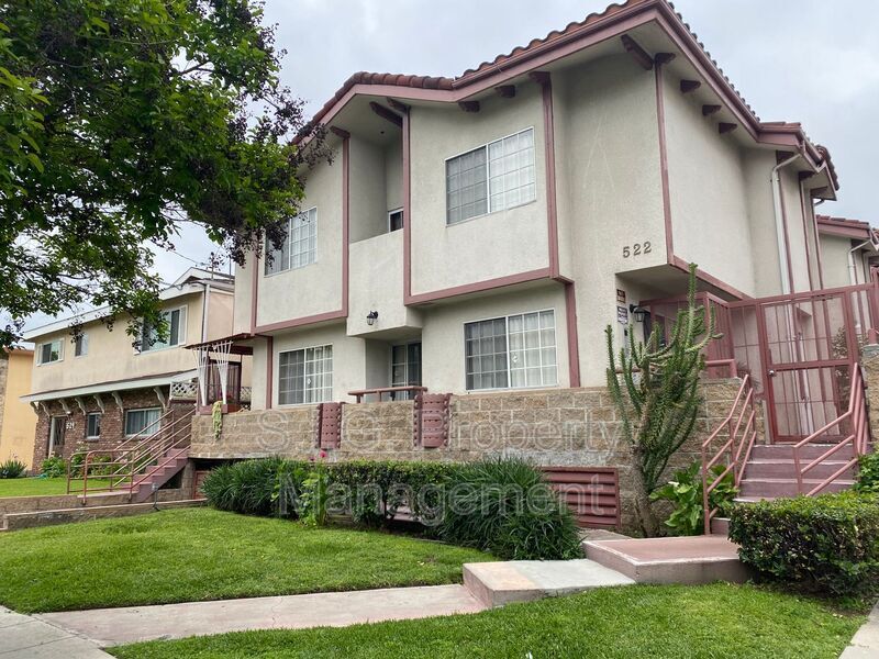 Primary Photo - 522 E Maple St