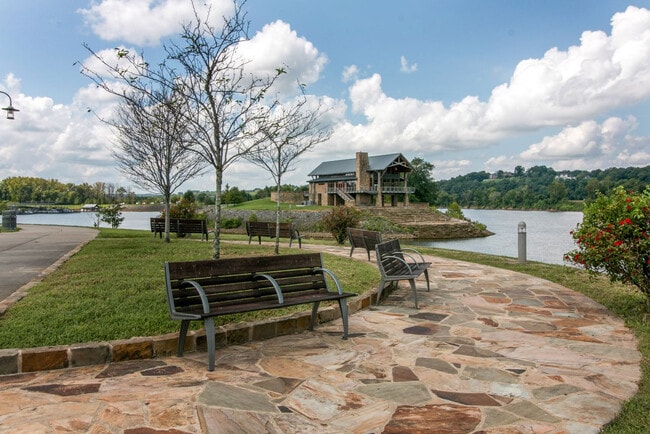 Building Photo - 1365 Isaiah Dr