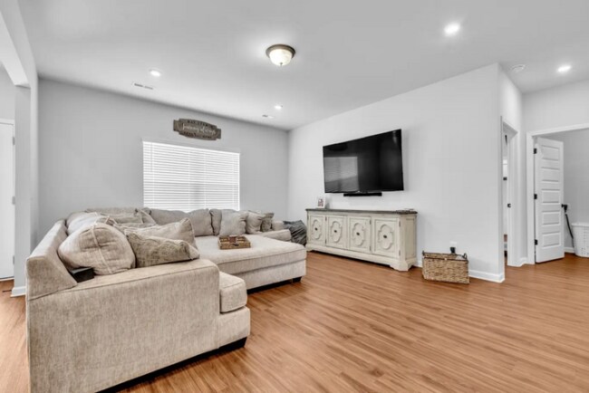 Foto del edificio - 13905 Hickory Brk Rd