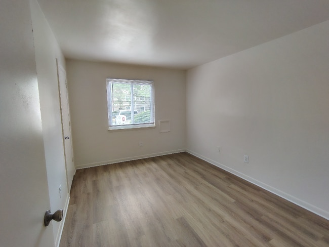 Foto del edificio - 600 Reusens Rd