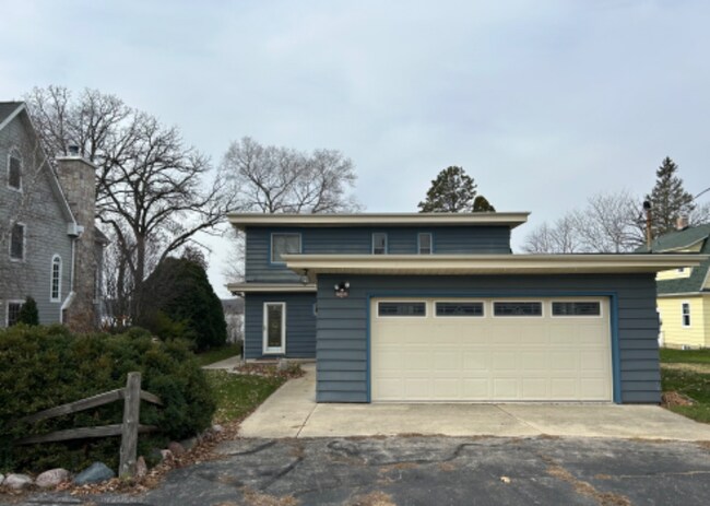 Building Photo - 7120 S Loomis Rd
