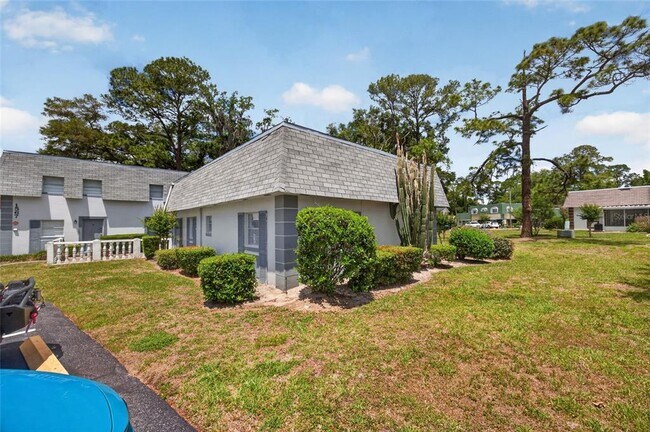 Foto del edificio - 1567 SE 27th St