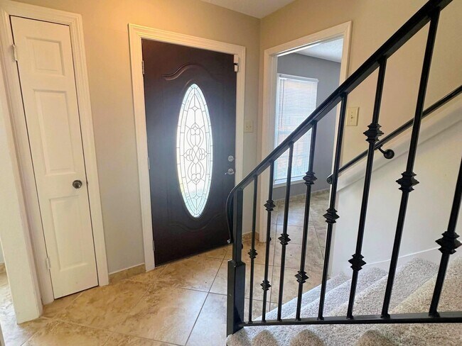 Foto del edificio - 2598 Cedar Ridge Dr