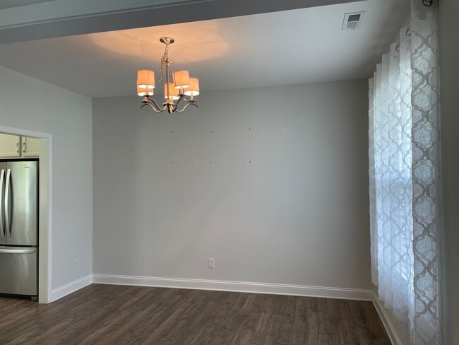 Foto del edificio - Like new home on cul-de-sac lot with 3 bed...