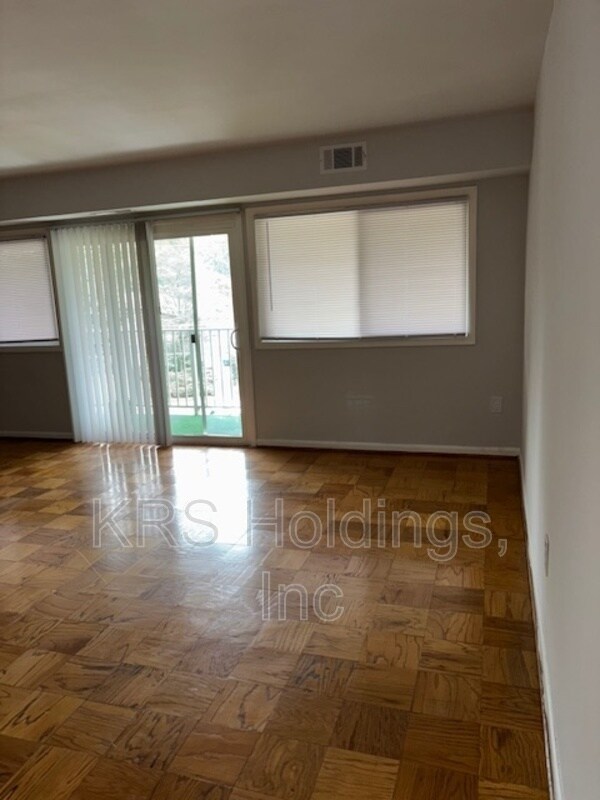 Foto del edificio - 800 Brook Hill Rd