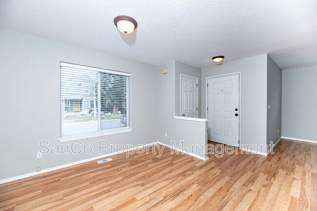 Foto del edificio - 1383 NE Dutch Ln