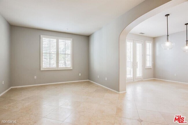 Foto del edificio - 3 br, 3 bath House - 20031 Livorno Way