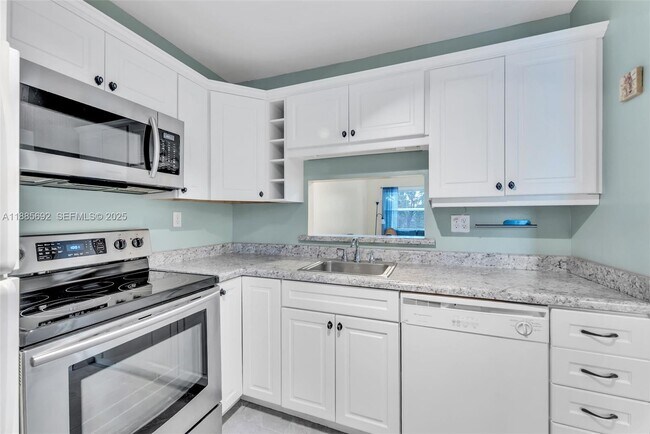 Foto del edificio - 5000 NW 36th St