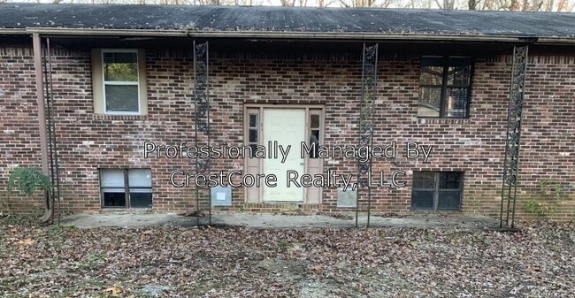 Building Photo - 16 Oakridge Dr