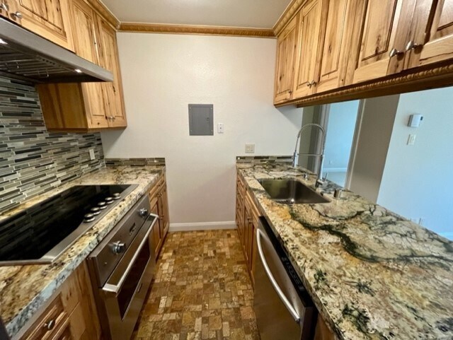 Primary Photo - 131 Piccadilly Pl