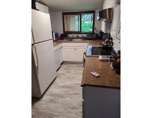 Building Photo - 40 Lake St