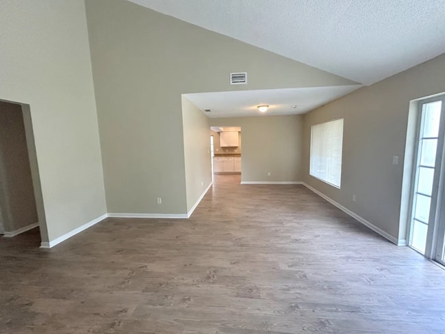 Foto del edificio - 503 Hillside Ct