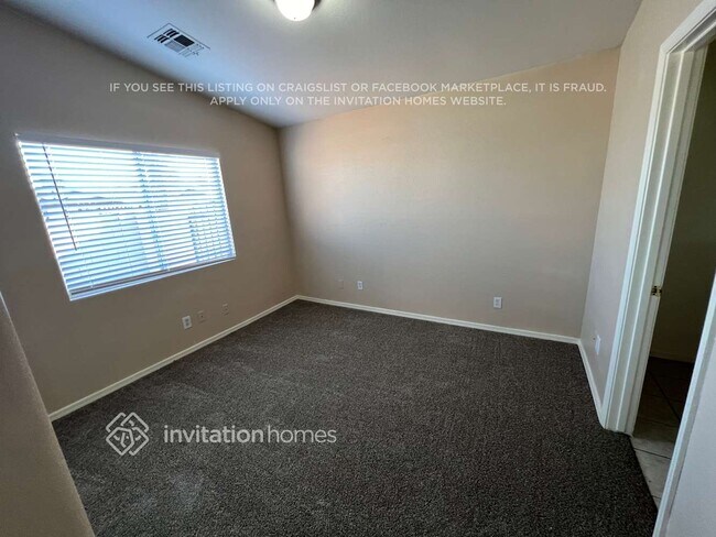 Foto del edificio - 5703 N 67th Dr