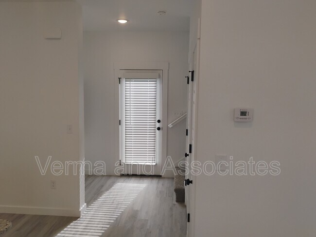 Foto del edificio - 841 Ventnor Ave
