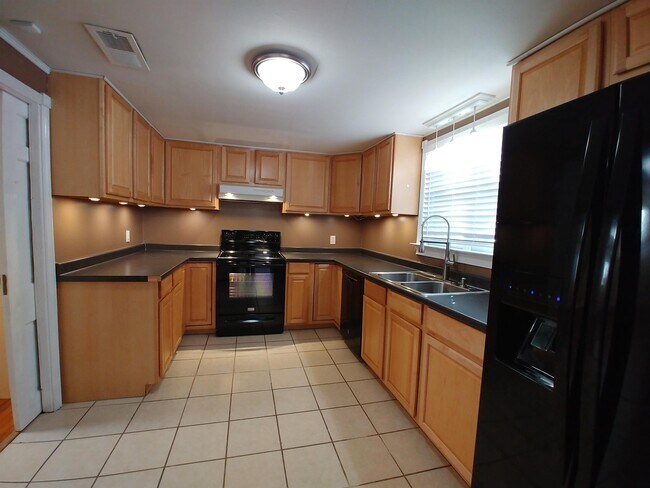 Foto del edificio - 728 W 2nd Ave