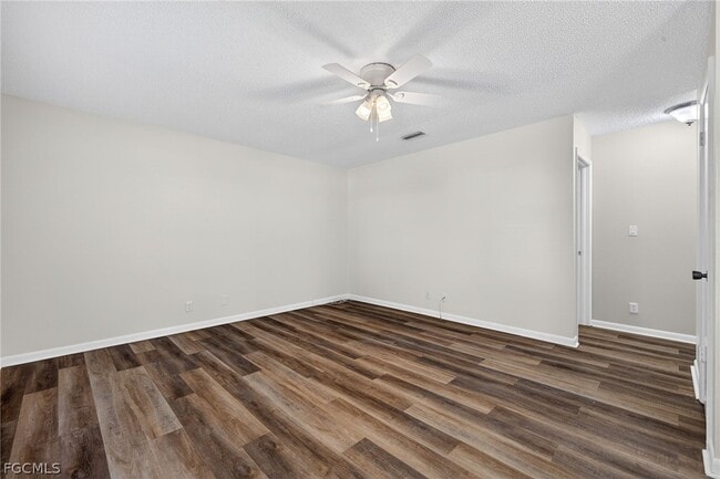 Building Photo - 3271 Royal Canadian Trace