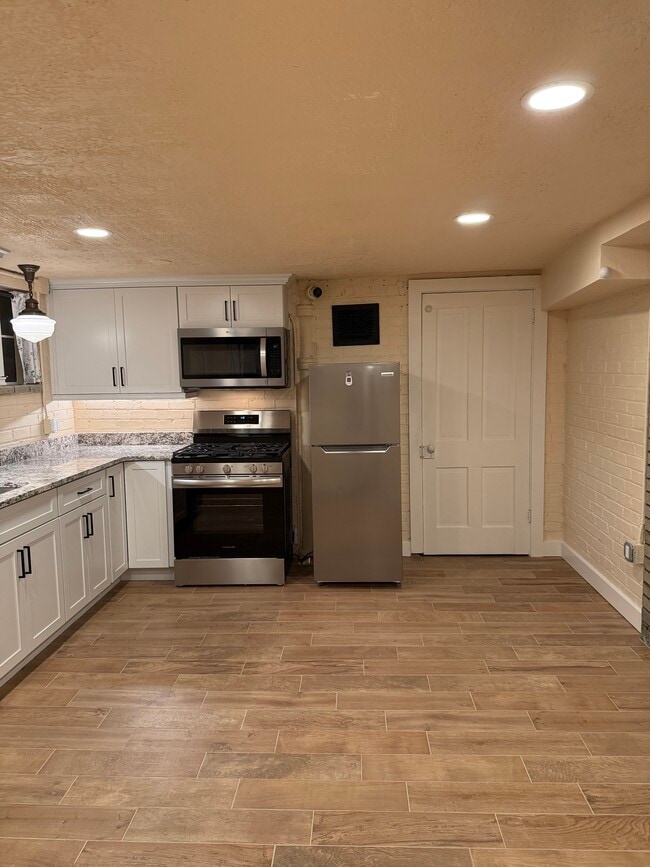Building Photo - 452 S 800 E