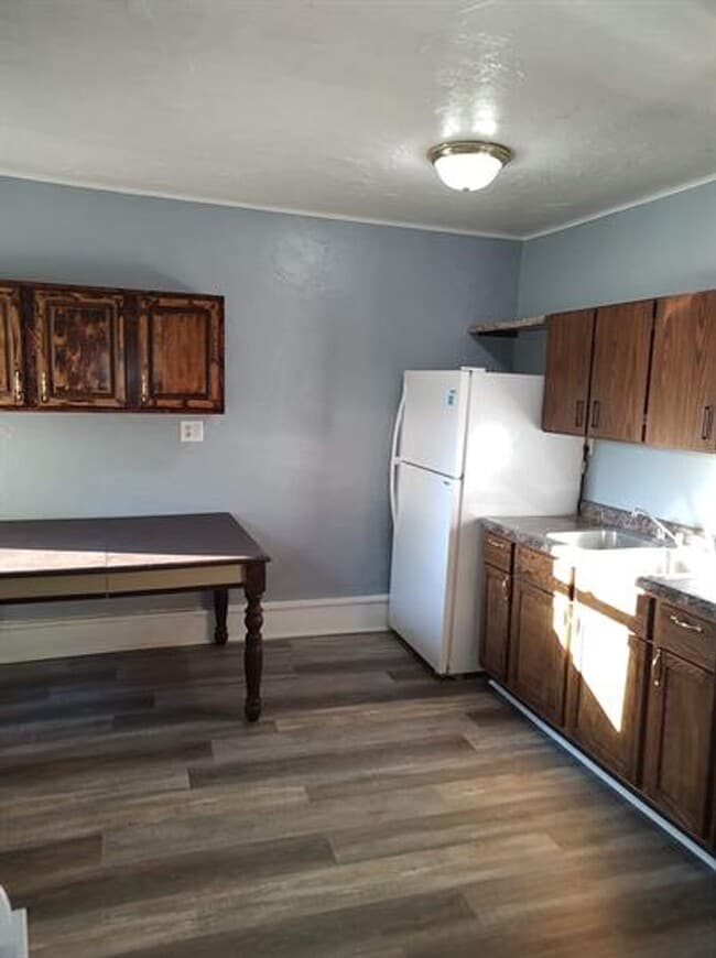 Building Photo - Lovely 2/1 small house for rent!!