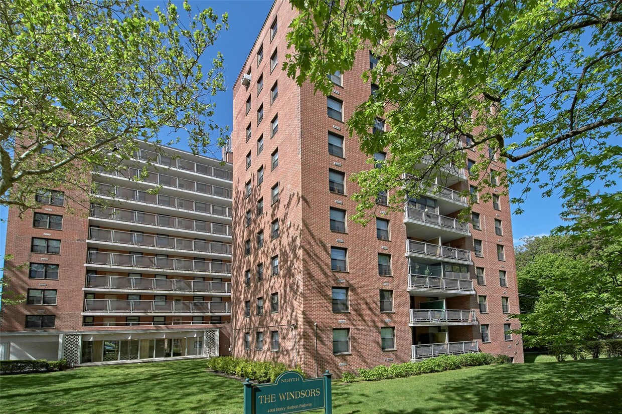Primary Photo - 4901 Henry Hudson Pkwy W