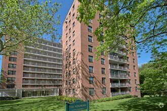 Building Photo - 4901 Henry Hudson Pkwy W