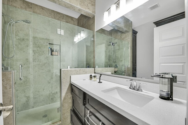 Foto del edificio - 708 E La Cantera Ave