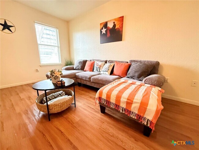 Foto del edificio - 1008 Circle M Dr