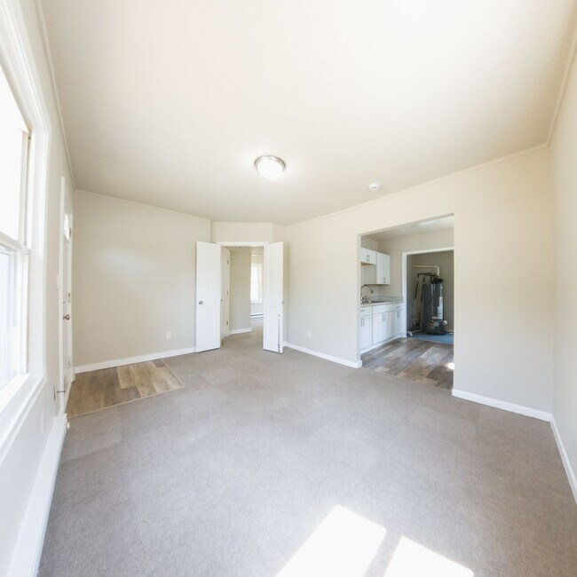 Foto del edificio - Updated 2 bedroom 1 bathroom home