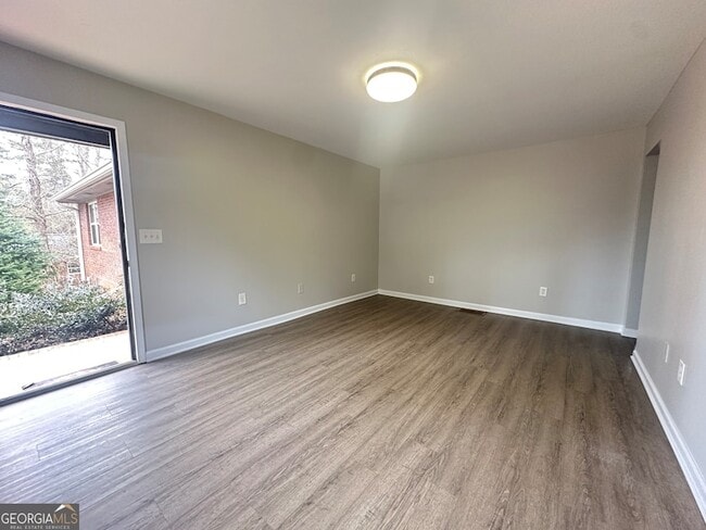 Foto del edificio - 1131 White Oak Dr