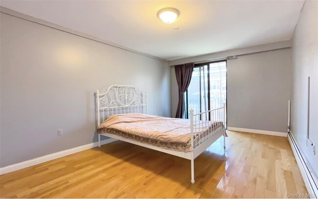 Foto del edificio - 71-24 163rd St