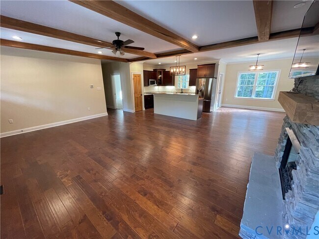 Foto del edificio - 2948 Pineview Dr