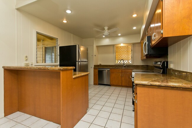 Building Photo - AVAILABLE NOW...Single Family Home in Kailua 4 bedroom 3 bath