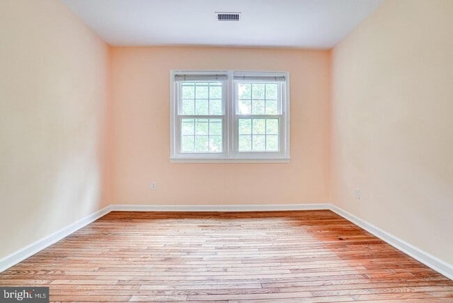 Building Photo - 6014 Stoneygate Ct